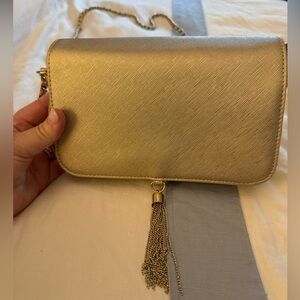 Banana Republic- Tasseled Evening Bag w/Chain Shoulder Strap, Gold, EUC